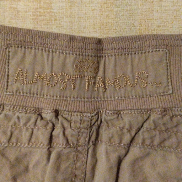 Ladies Khaki Capris - Picture 4 of 10